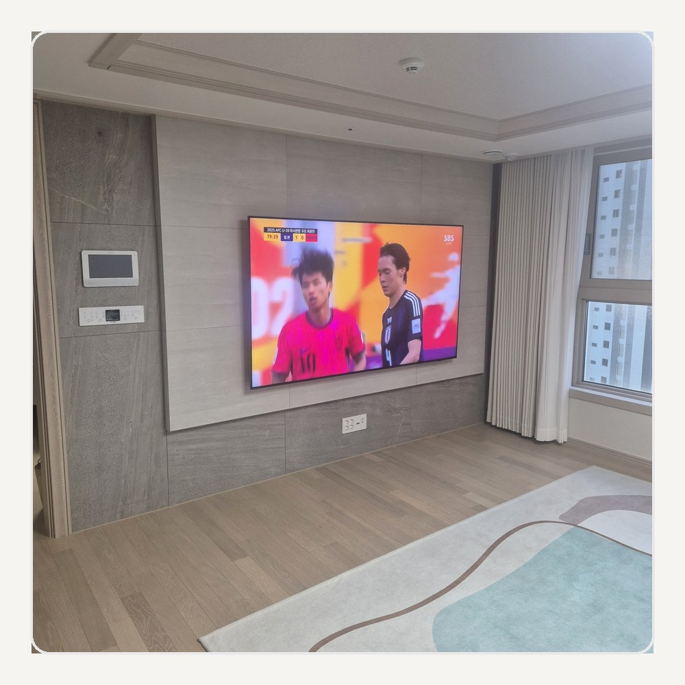 주택 벽은 설치 후 밀착 상태를 다시 살펴봅니다
